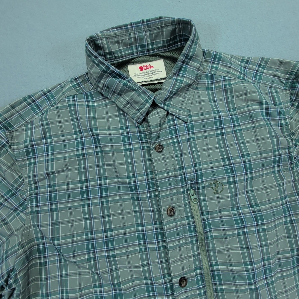 Fjallraven Button Down Shirt Mens Small Plaid Short Sleeve Hiking Outdoor